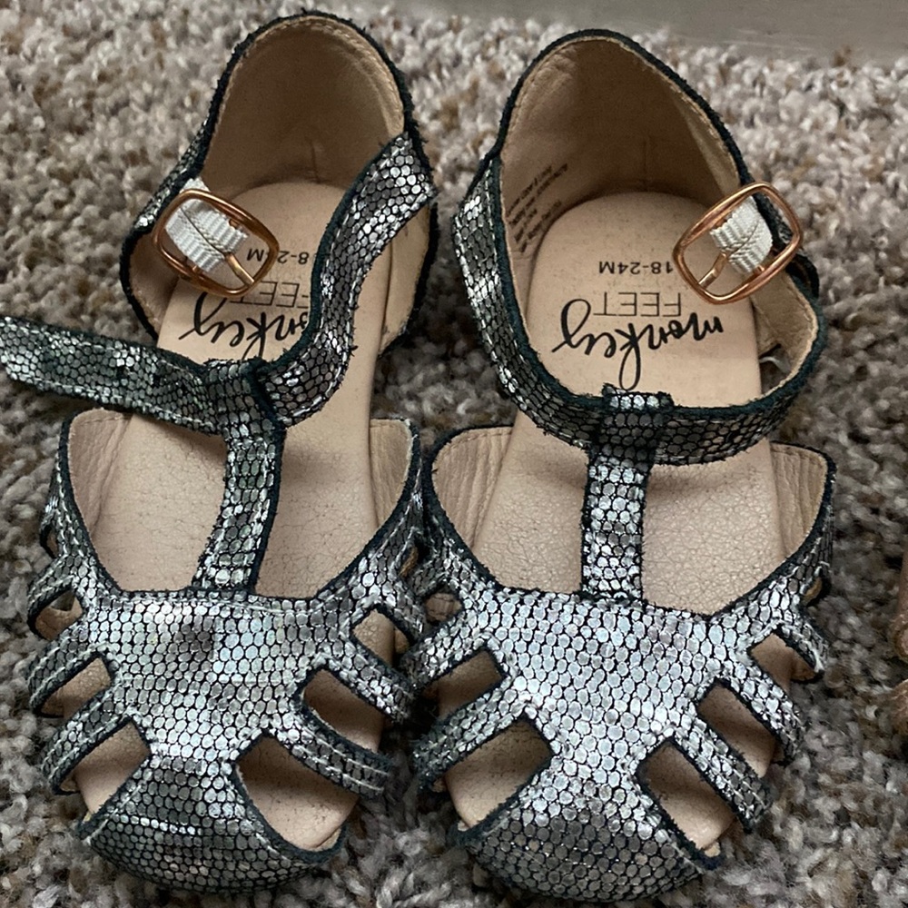 Monkey feet 18/24m euc